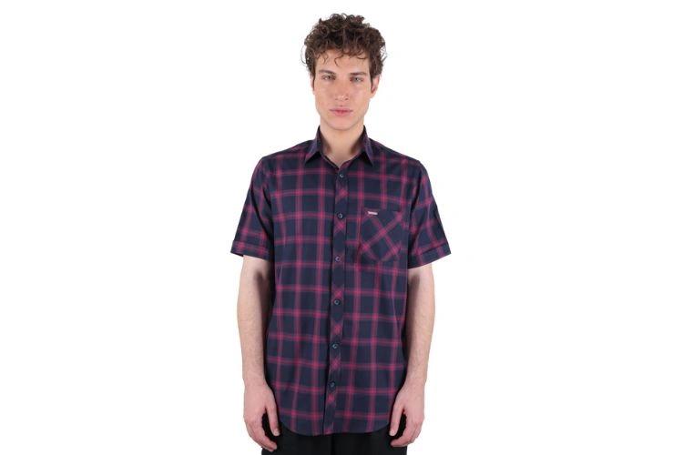 نحوه استایل پیراهن مردانه چهارخانه